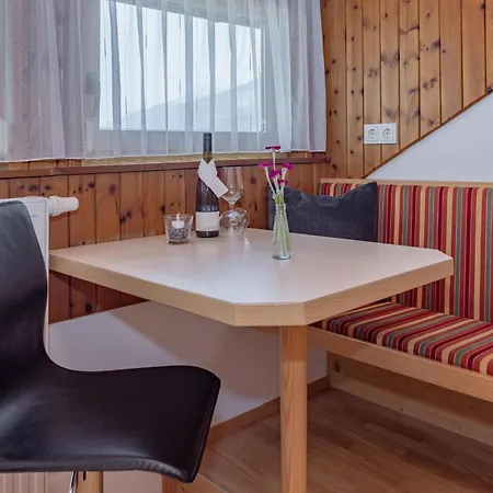 Haus Scheiblauer Casa de Férias Tröpolach