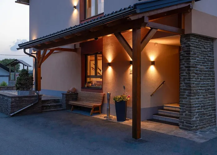 Haus Scheiblauer * Tröpolach